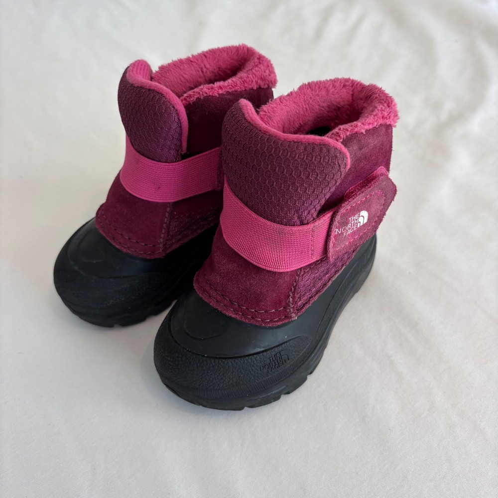 The North Face Pink Girls Alpenglow Winter Snow Boots Size 6